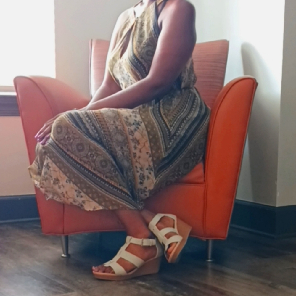 Dr. Scholl's Cream Wedges. Size 10